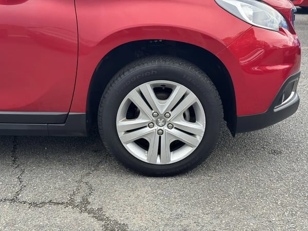 Photo de la voiture PEUGEOT 2008 1.2 PureTech 82ch BVM5 Style