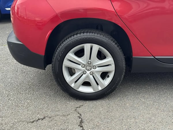 Photo de la voiture PEUGEOT 2008 1.2 PureTech 82ch BVM5 Style