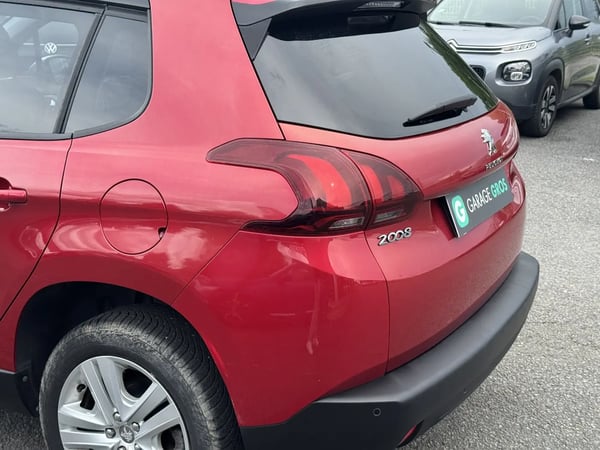 Photo de la voiture PEUGEOT 2008 1.2 PureTech 82ch BVM5 Style