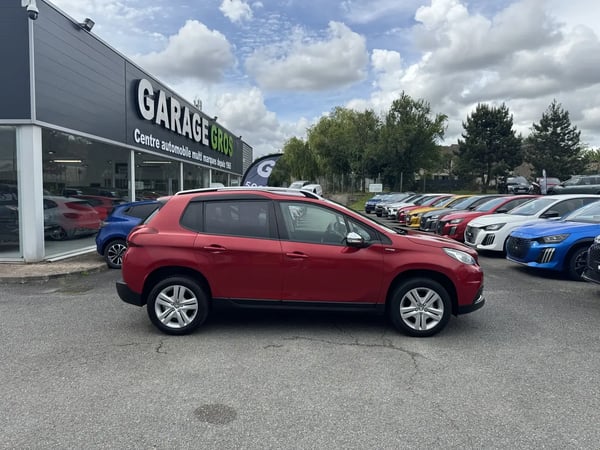 Photo de la voiture PEUGEOT 2008 1.2 PureTech 82ch BVM5 Style