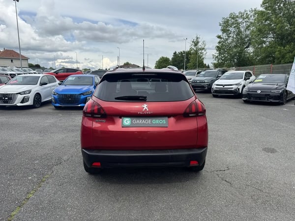 Photo de la voiture PEUGEOT 2008 1.2 PureTech 82ch BVM5 Style