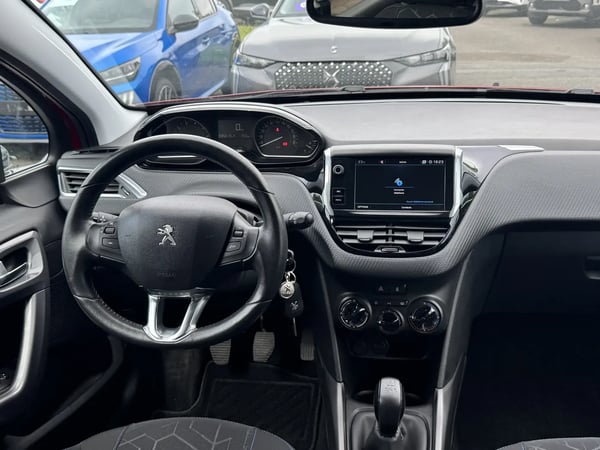 Photo de la voiture PEUGEOT 2008 1.2 PureTech 82ch BVM5 Style