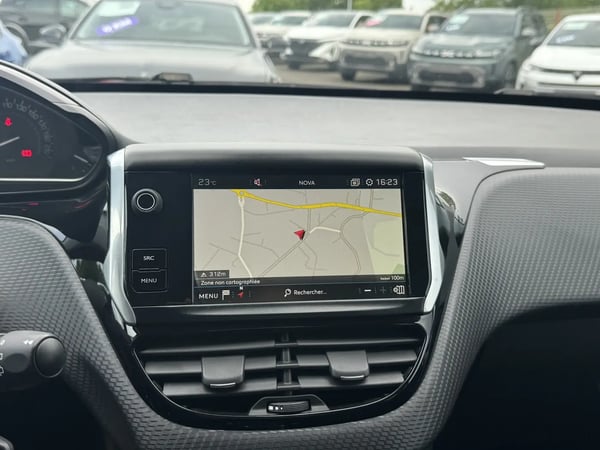 Photo de la voiture PEUGEOT 2008 1.2 PureTech 82ch BVM5 Style