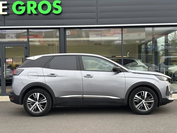 Photo de la voiture PEUGEOT 3008 BlueHDi 130ch S&S EAT8 Allure Pack