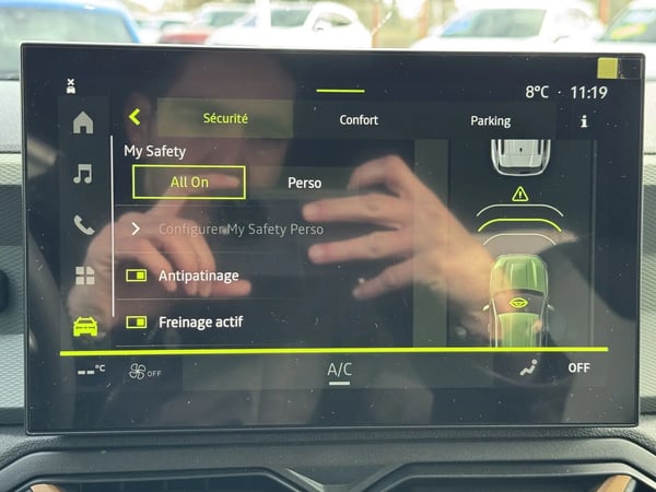 Photo de la voiture DACIA DUSTER TCe 130 4x2 Extreme