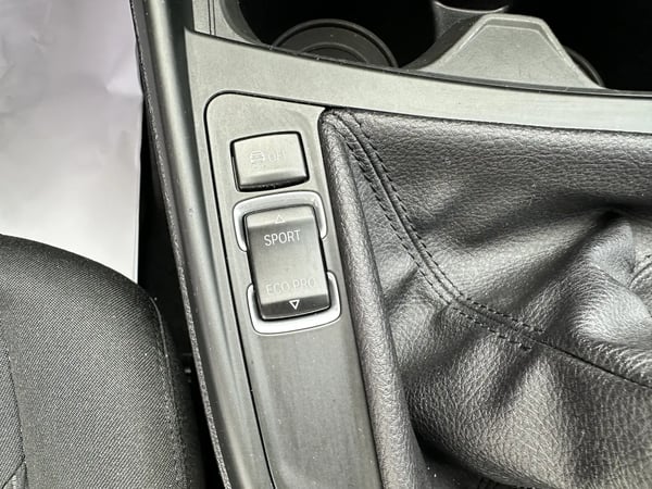 Photo de la voiture BMW SERIE 1 F20 LCI 114d 95 ch Premiere