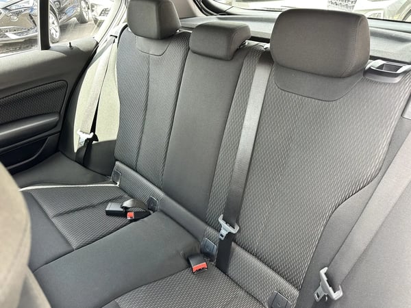 Photo de la voiture BMW SERIE 1 F20 LCI 114d 95 ch Premiere