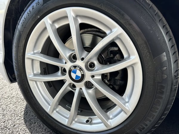 Photo de la voiture BMW SERIE 1 F20 LCI 114d 95 ch Premiere