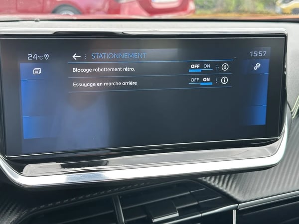 Photo de la voiture PEUGEOT 2008 PureTech 130 S&S EAT8 GT Line