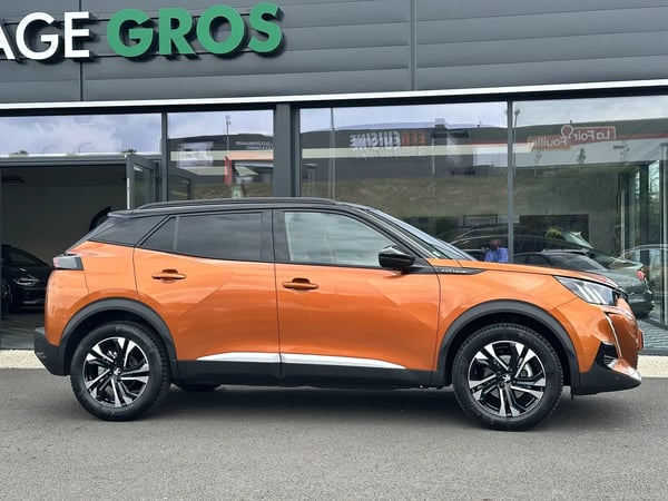 Photo de la voiture PEUGEOT 2008 PureTech 130 S&S EAT8 GT Line