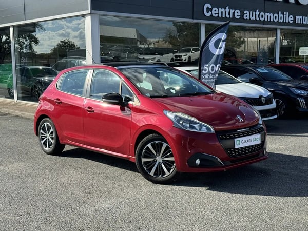 Image de présentation de la voiture par abonnement Peugeot 208 1.2 Puretech 82ch Bvm5 Allure