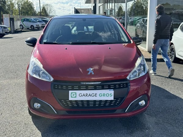 Photo de la voiture PEUGEOT 208 1.2 PureTech 82ch BVM5 Allure