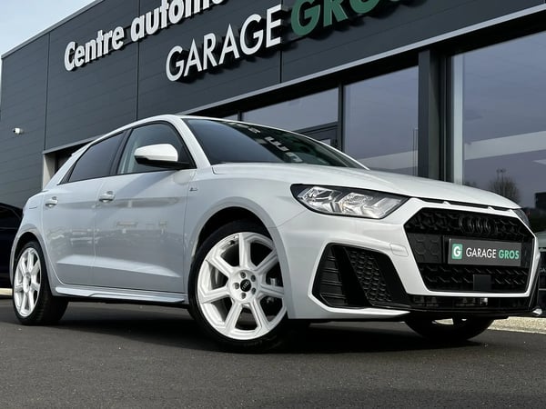 Photo de la voiture AUDI A1 SPORTBACK 25 TFSI 95 ch BVM5 S Line