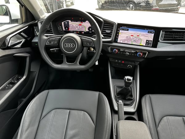 Photo de la voiture AUDI A1 SPORTBACK 25 TFSI 95 ch BVM5 S Line