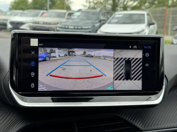 Photo de la voiture PEUGEOT 208 Hybrid 100 e-DCS6 Allure
