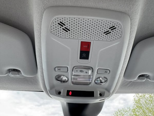 Photo de la voiture PEUGEOT 208 Hybrid 100 e-DCS6 Allure