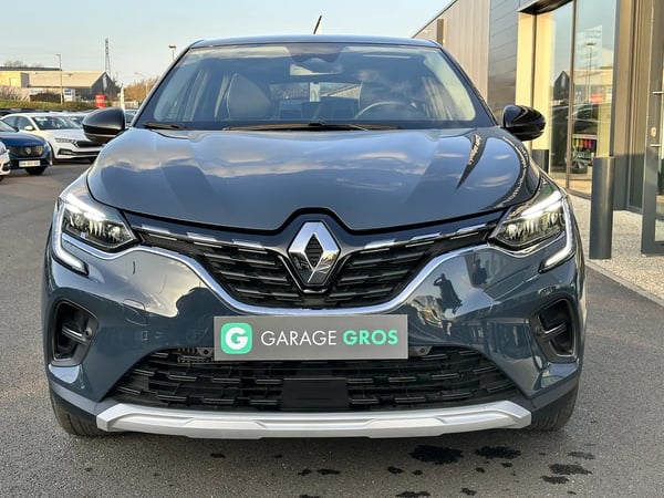 Photo de la voiture RENAULT CAPTUR mild hybrid 140 Techno