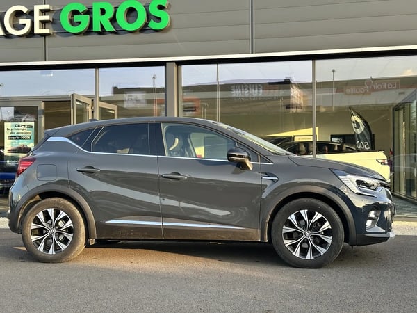 Photo de la voiture RENAULT CAPTUR mild hybrid 140 Techno