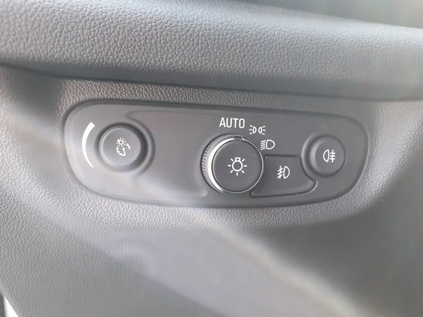 Photo de la voiture OPEL INSIGNIA GRAND SPORT 2.0 Diesel 174 ch BVM6 Elegance