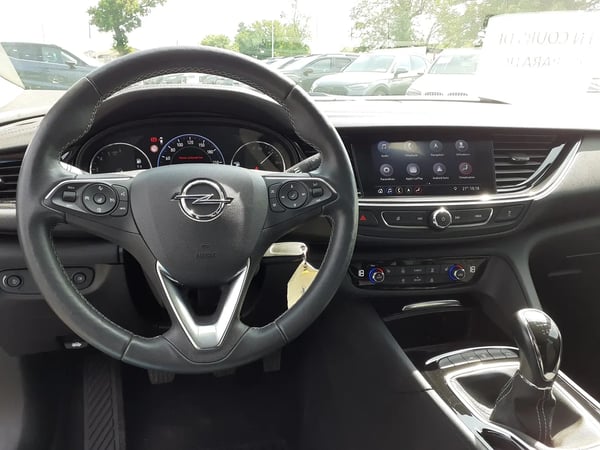 Photo de la voiture OPEL INSIGNIA GRAND SPORT 2.0 Diesel 174 ch BVM6 Elegance