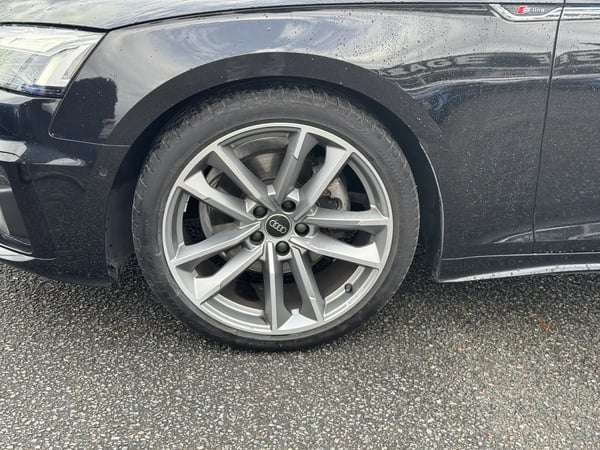 Photo de la voiture AUDI A5 SPORTBACK 35 TDI 163 S tronic 7 S Line