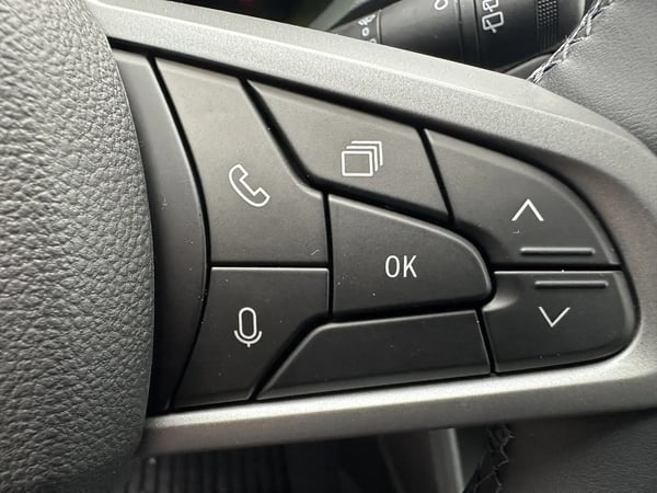 Photo de la voiture DACIA DUSTER TCe 130 4x2 Extreme