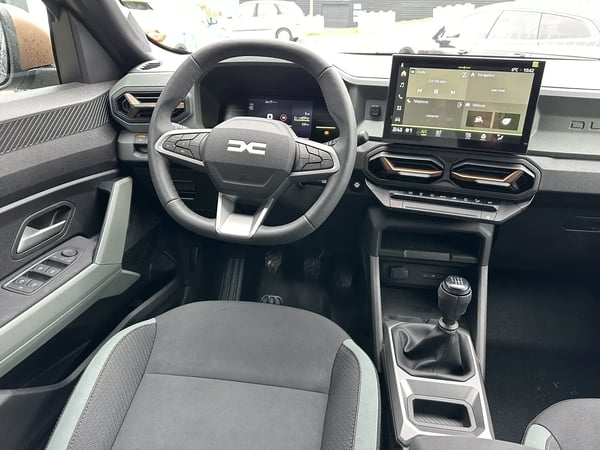 Photo de la voiture DACIA DUSTER TCe 130 4x2 Extreme