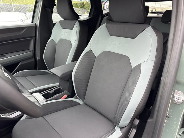 Photo de la voiture DACIA DUSTER TCe 130 4x2 Extreme