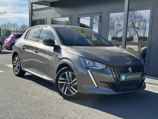 Photo de présentation de la voiture PEUGEOT 208 PureTech 100 S&S EAT8 Allure Pack