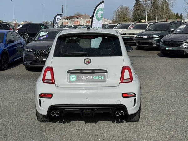 Photo de la voiture ABARTH 695 SERIE 0 1.4 Turbo 16V T-Jet 180 ch BVM5
