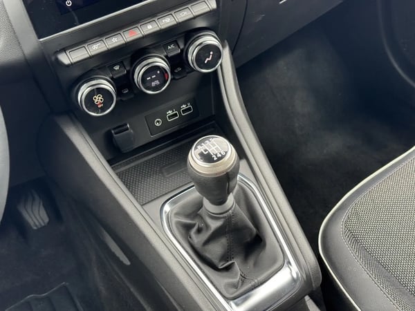 Photo de la voiture RENAULT CAPTUR TCe 90 Techno