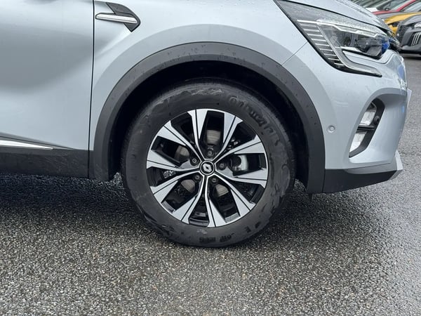 Photo de la voiture RENAULT CAPTUR TCe 90 Techno