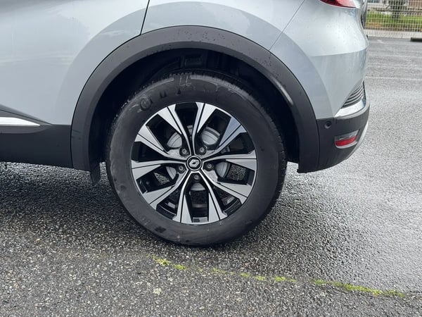 Photo de la voiture RENAULT CAPTUR TCe 90 Techno