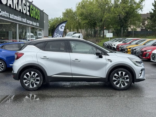 Photo de la voiture RENAULT CAPTUR TCe 90 Techno