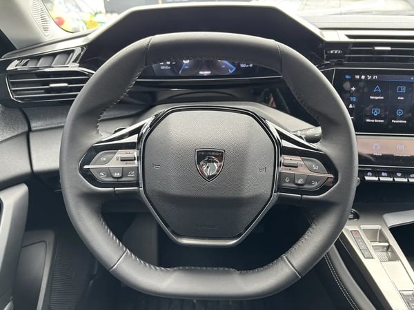 Photo de la voiture PEUGEOT 308 PureTech 130ch S&S EAT8 Allure