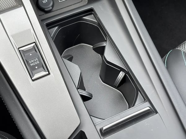 Photo de la voiture PEUGEOT 308 PureTech 130ch S&S EAT8 Allure