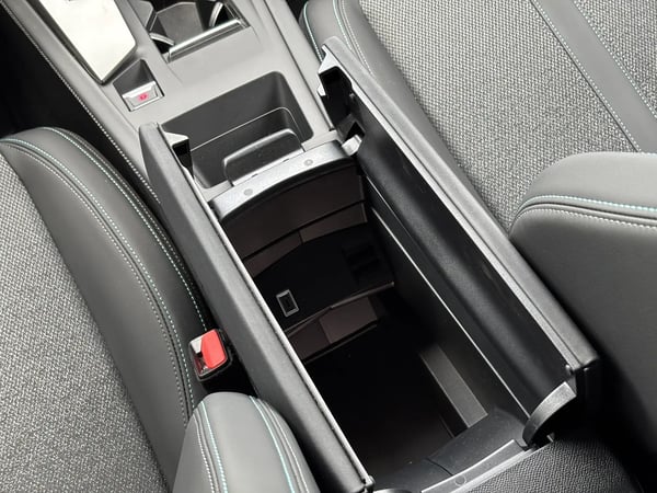 Photo de la voiture PEUGEOT 308 PureTech 130ch S&S EAT8 Allure