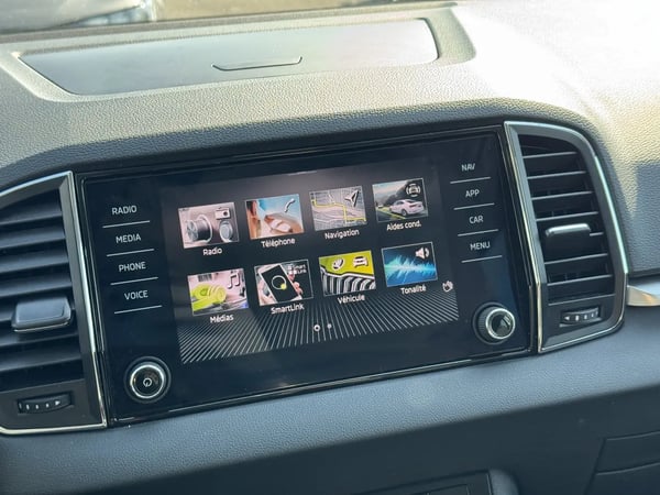 Photo de la voiture SKODA KAROQ 2.0 TDI 116 ch SCR Ambition