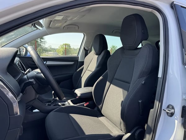 Photo de la voiture SKODA KAROQ 2.0 TDI 116 ch SCR Ambition