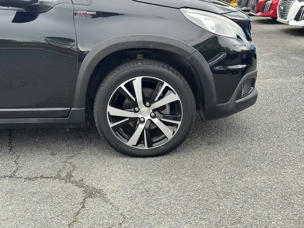 Photo de la voiture PEUGEOT 2008 1.2 PureTech 130ch S&S BVM6 GT Line