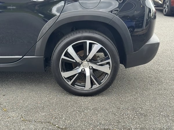 Photo de la voiture PEUGEOT 2008 1.2 PureTech 130ch S&S BVM6 GT Line