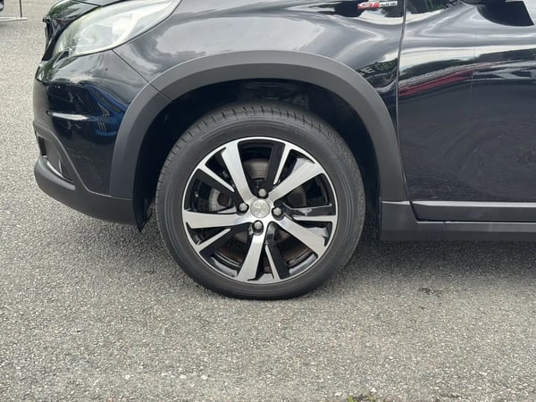 Photo de la voiture PEUGEOT 2008 1.2 PureTech 130ch S&S BVM6 GT Line