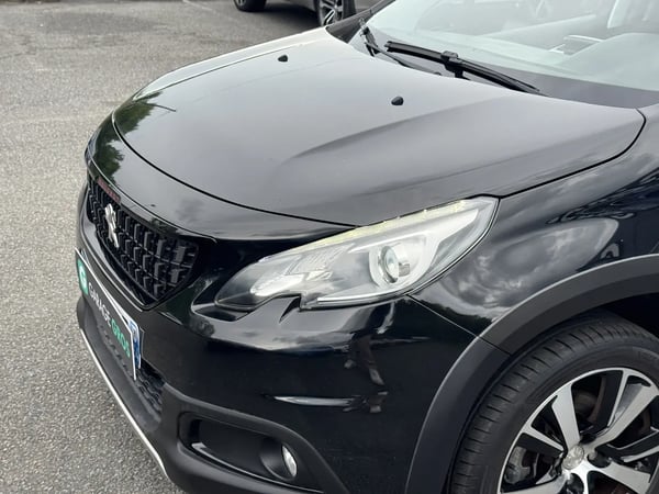 Photo de la voiture PEUGEOT 2008 1.2 PureTech 130ch S&S BVM6 GT Line