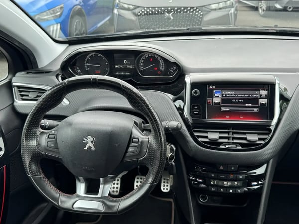 Photo de la voiture PEUGEOT 2008 1.2 PureTech 130ch S&S BVM6 GT Line