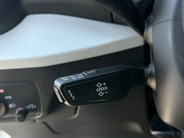 Photo de la voiture AUDI Q2 30 TDI 116 BVM6 Design