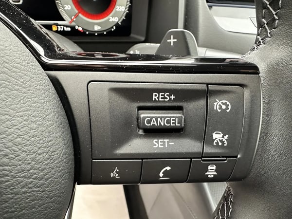 Photo de la voiture NISSAN QASHQAI Qashqai 1.3 Mild Hybrid 158ch N-Connecta Xtronic