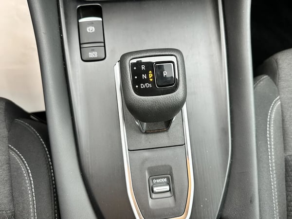 Photo de la voiture NISSAN QASHQAI Qashqai 1.3 Mild Hybrid 158ch N-Connecta Xtronic