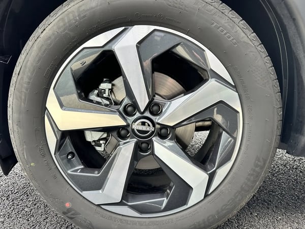 Photo de la voiture NISSAN QASHQAI Qashqai 1.3 Mild Hybrid 158ch N-Connecta Xtronic