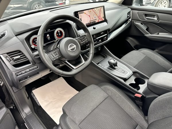 Photo de la voiture NISSAN QASHQAI Qashqai 1.3 Mild Hybrid 158ch N-Connecta Xtronic