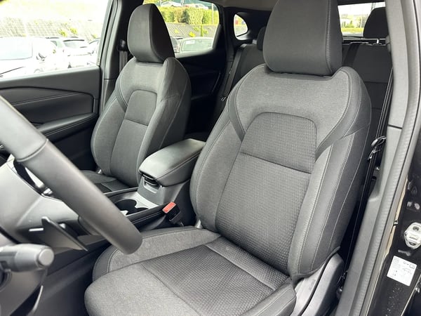 Photo de la voiture NISSAN QASHQAI Qashqai 1.3 Mild Hybrid 158ch N-Connecta Xtronic